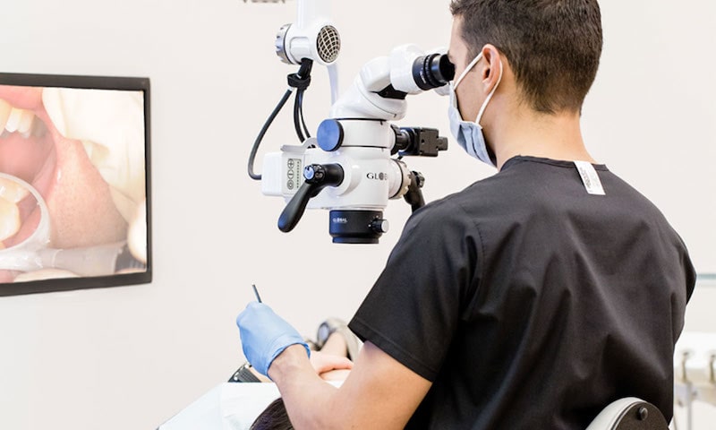 افضل دكتور ابتسامة هوليود في دبي، فينير الاسنان في دبي، عيادة تجميل الأسنان